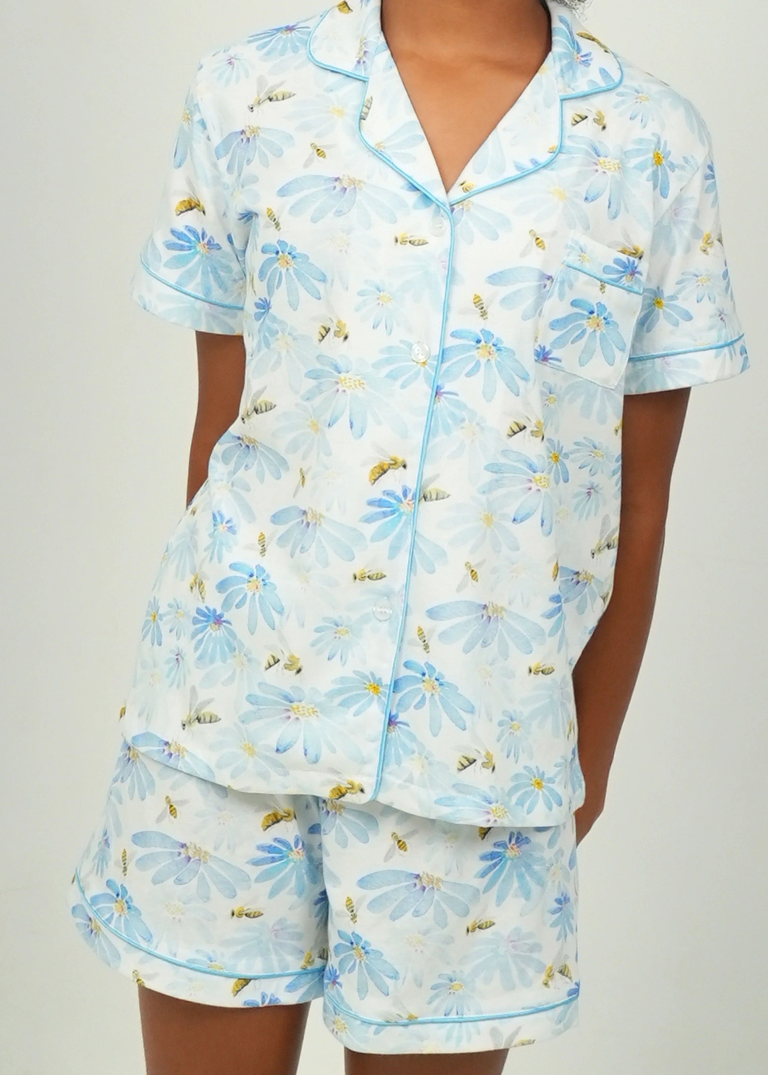 Girls - Blue Daisies and Bees Jersey Knit Cotton Short PJ Set - Image 4