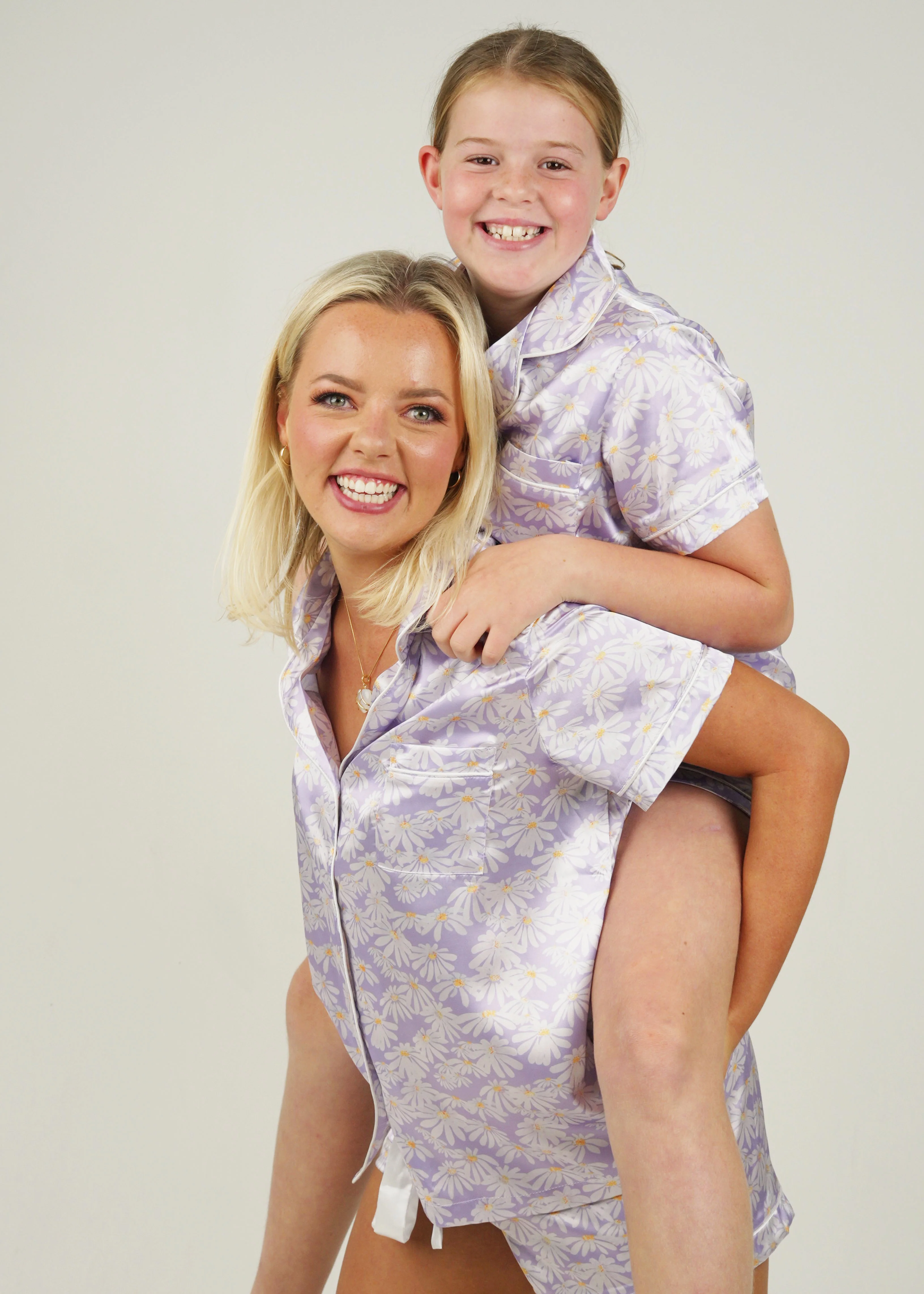 Girls Purple Daisy Satin Short Pajama Set - Image 2