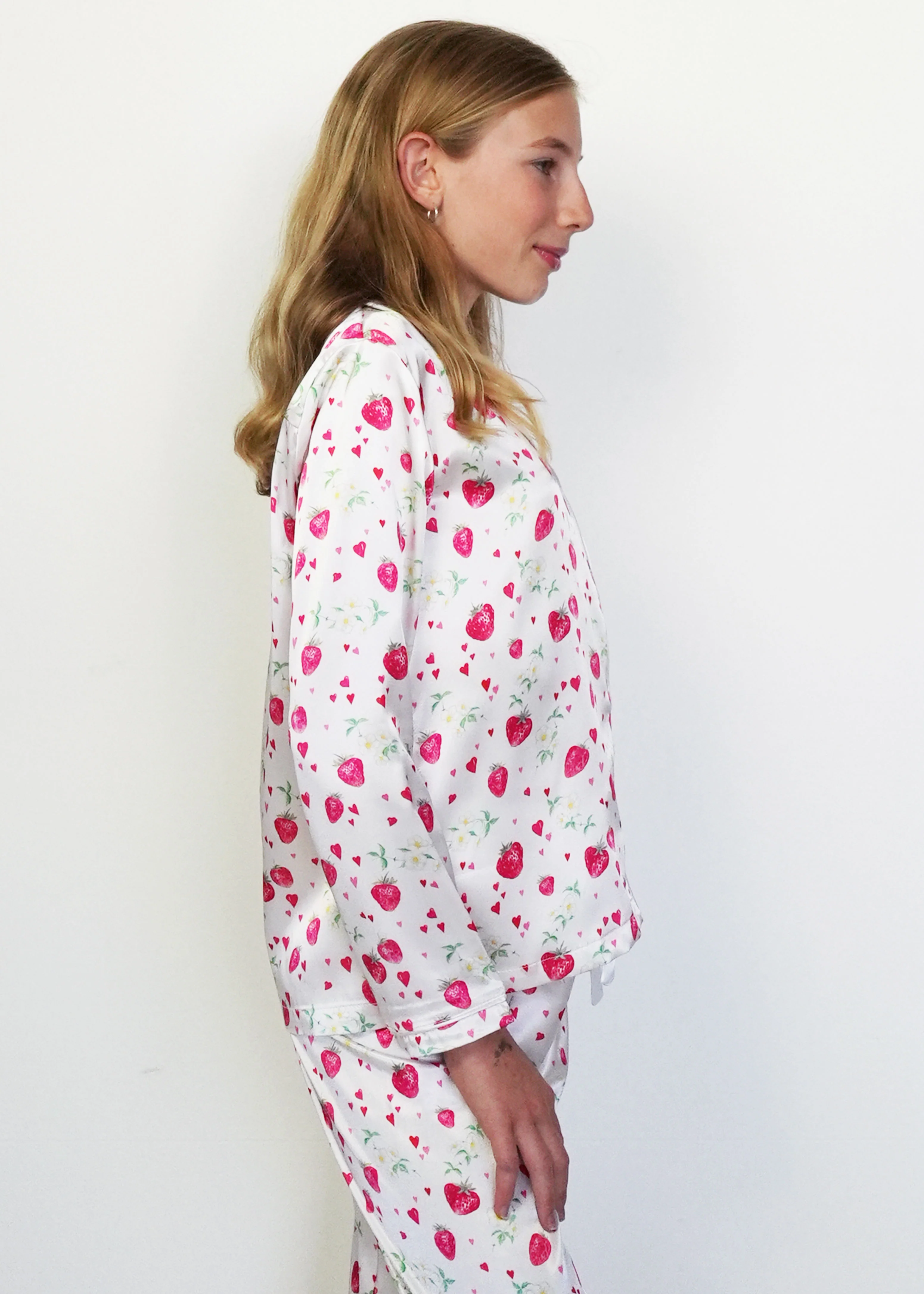 Girls - Strawberries Satin Long Sleeve/Long Pants Pajama Set - Image 3