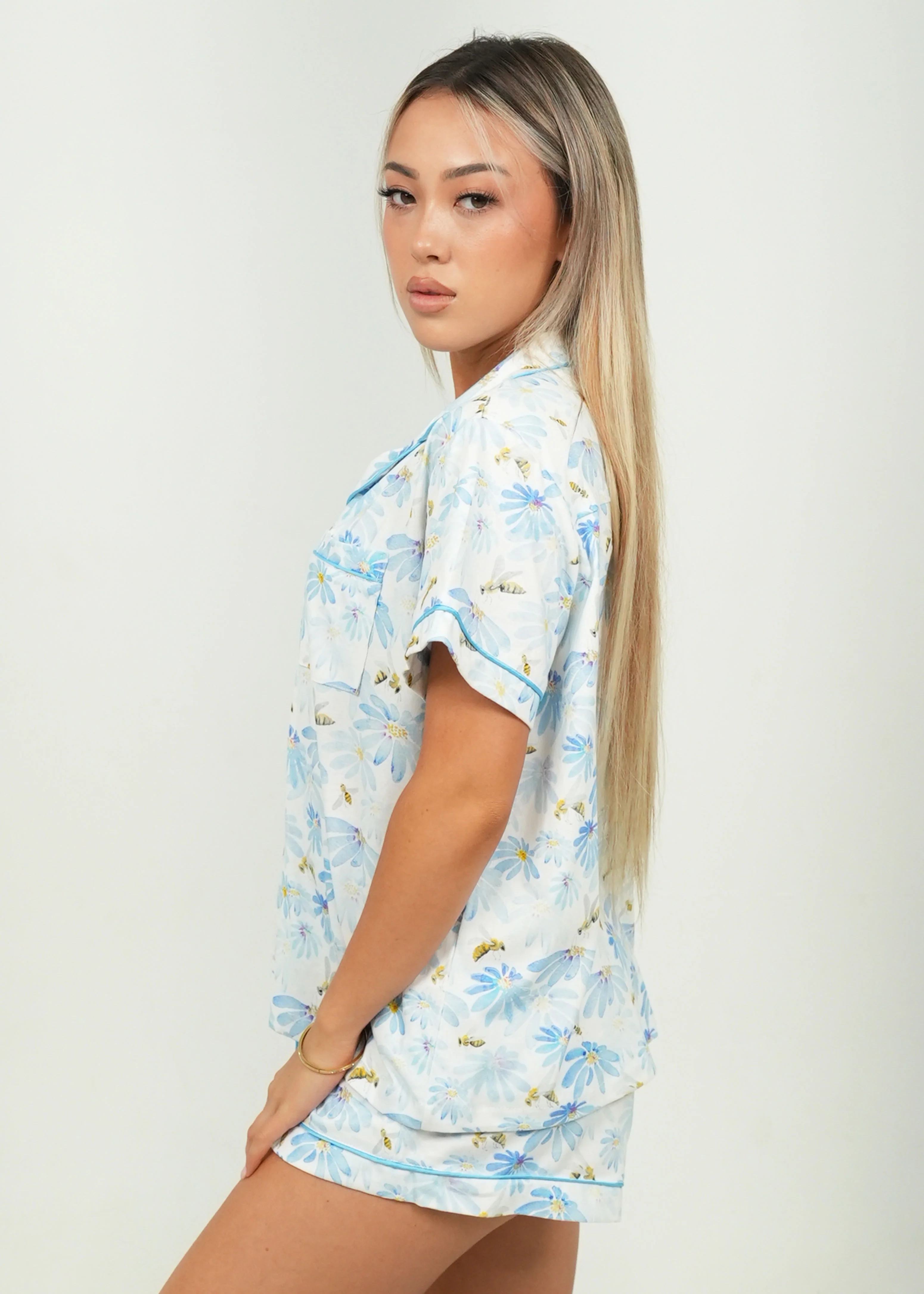 Womens Blue Daisies and Bees Jersey Knit Cotton Short PJ Set - Image 9